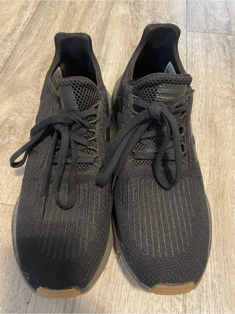 Adidas Men's All-Black Swift Run 1 sneakers size 8